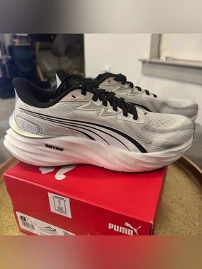 Puma Women’s Velocity 4 Lightweight Nitro Running Shoes - White/Black Size 8